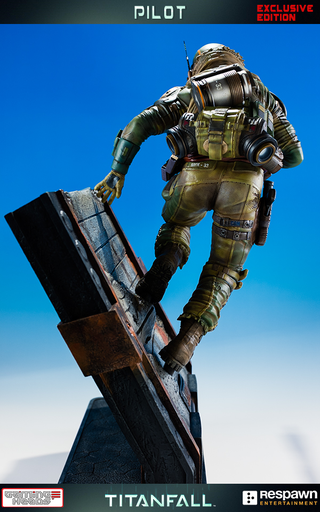 Illustration for article titled Wallrunning Titanfall Pilot Statue